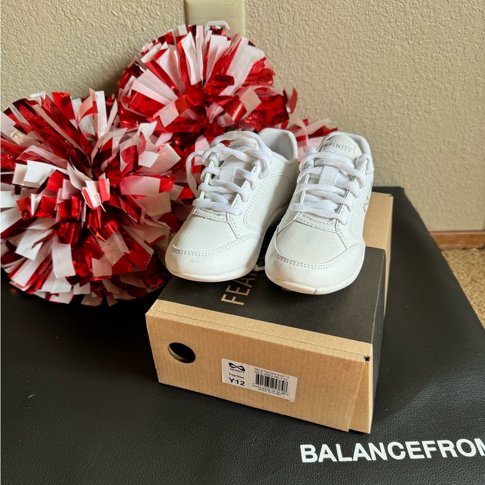 Cheer shoes good for practice, Nfinity fearless youth size 12 new in box